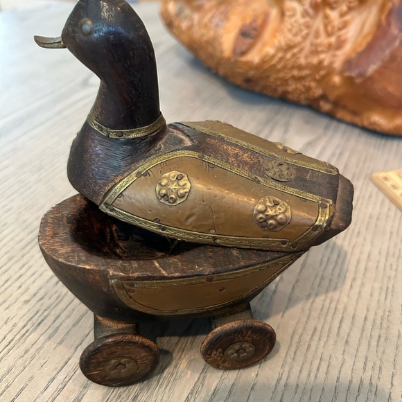 VINTAGE Hand-Crafted Wooden, Brass and Copper Duck with Hidden Compartment - Picture 3 of 9